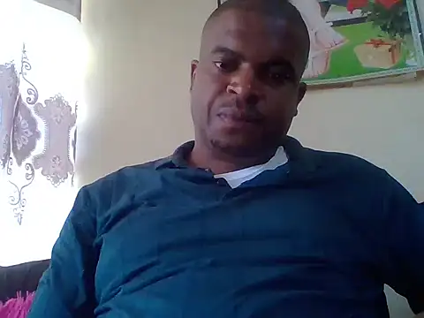 Snapshot of lui_cuuty chatting on 09.19.25 lui cuuty online show from 09.19.25