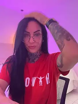 YasmimBrasil online show from 10.25.25