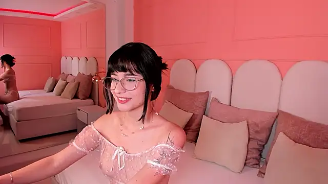 emilly williams  online show from 01.02.25