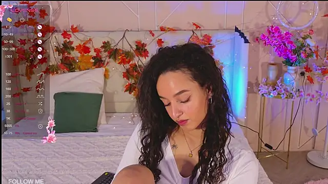 Lolly Neal online show from 11.25.25