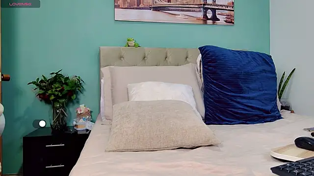 yanella fire online show from 10.24.25