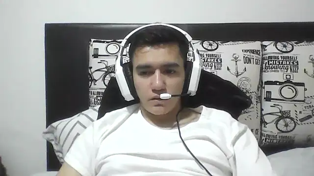 Snapshot of Estebitan_vm chatting on 03.11.26 Estebitan vm online show from 03.11.26