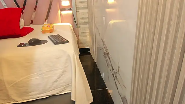 Snapshot of ebony_priincess chatting on 01.14.26 ebony priincess online show from 01.14.26