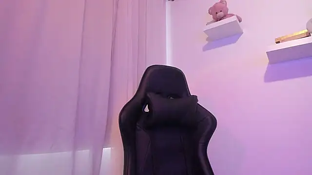 Snapshot of I_am_tori chatting on 02.16.25 I am tori online show from 02.16.25