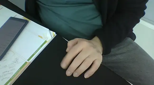 Snapshot of Koraymoray15 chatting on 02.28.25 Koraymoray15 online show from 02.28.25