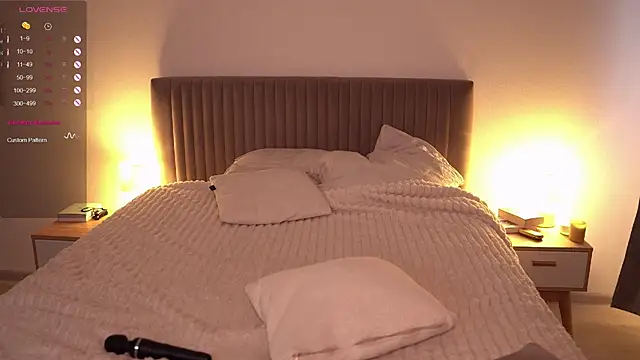 Snapshot of arielbell_ chatting on 11.05.25 arielbell online show from 11.05.25