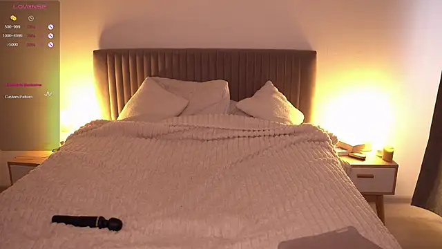 Snapshot of arielbell_ chatting on 11.06.25 arielbell online show from 11.06.25