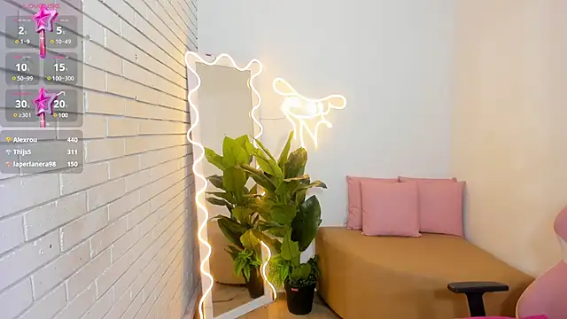 Chiara tay online show from 02.06.25