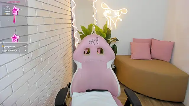 Chiara tay online show from 02.15.25