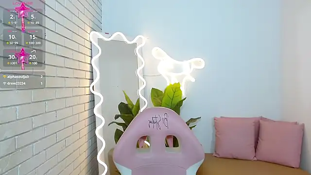 Chiara tay online show from 02.22.25