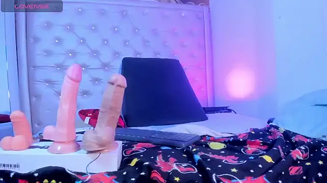 Snapshot of KataAswad chatting on 01.11.25 KataAswad online show from 01.11.25