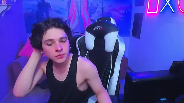 Snapshot of Luke_Howland chatting on 12.14.24 Luke Howland online show from 12.14.24