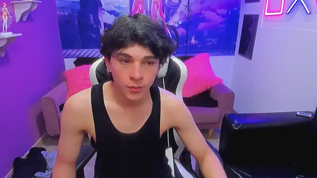 Snapshot of Luke_Howland chatting on 12.14.24 Luke Howland online show from 12.14.24