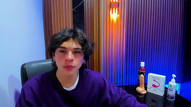 Snapshot of Luke_Howland chatting on 01.24.25 Luke Howland online show from 01.24.25