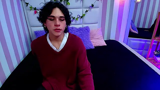 Snapshot of Luke_Howland chatting on 01.29.25 Luke Howland online show from 01.29.25