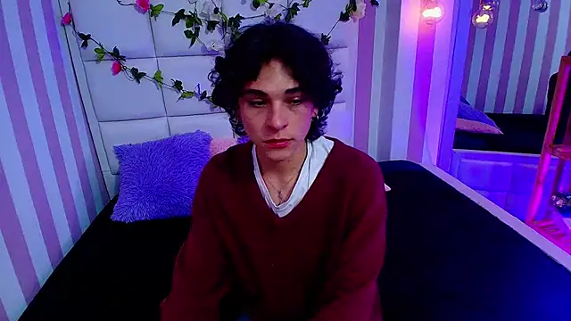 Snapshot of Luke_Howland chatting on 01.30.25 Luke Howland online show from 01.30.25