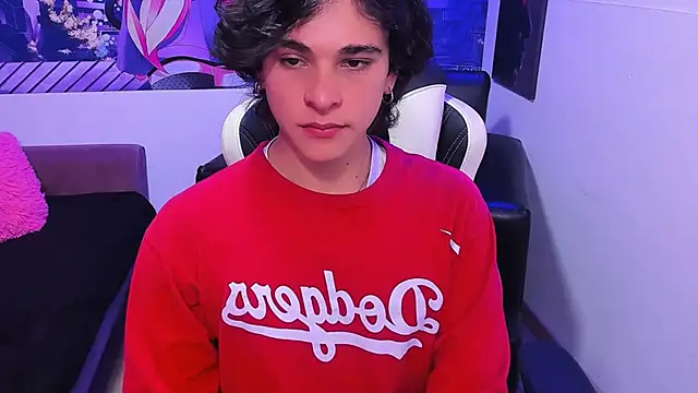 Snapshot of Luke_Howland chatting on 01.30.25 Luke Howland online show from 01.30.25