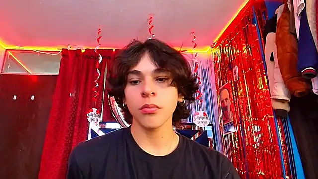 Snapshot of Luke_Howland chatting on 02.18.25 Luke Howland online show from 02.18.25