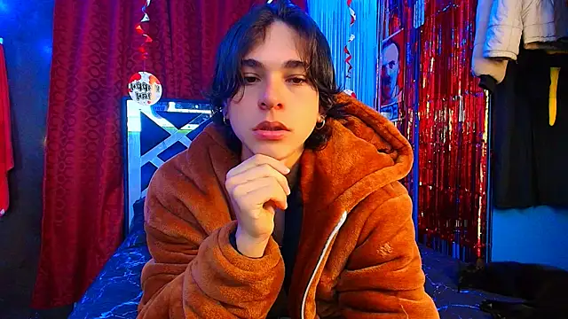 Snapshot of Luke_Howland chatting on 02.19.25 Luke Howland online show from 02.19.25