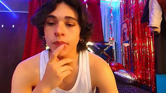 Snapshot of Luke_Howland chatting on 02.21.25 Luke Howland online show from 02.21.25