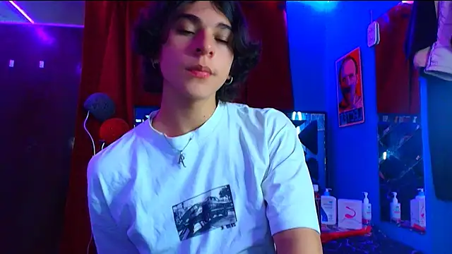 Snapshot of Luke_Howland chatting on 02.28.25 Luke Howland online show from 02.28.25