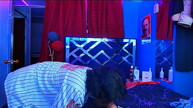 Snapshot of Luke_Howland chatting on 03.01.25 Luke Howland online show from 03.01.25