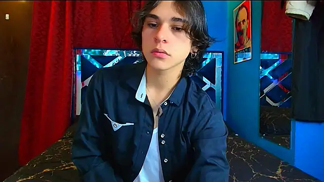 Snapshot of Luke_Howland chatting on 03.05.25 Luke Howland online show from 03.05.25