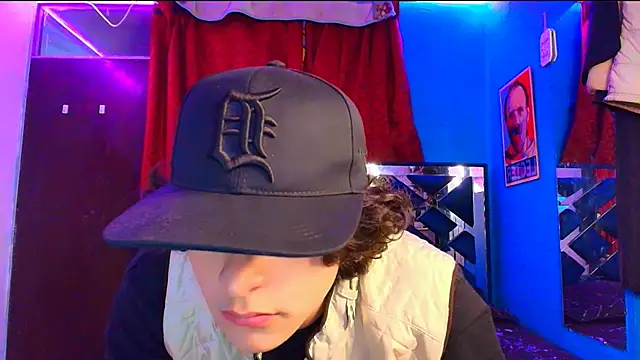 Snapshot of Luke_Howland chatting on 03.08.25 Luke Howland online show from 03.08.25