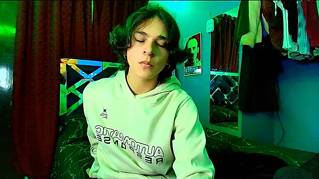 Snapshot of Luke_Howland chatting on 03.18.25 Luke Howland online show from 03.18.25