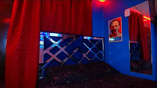 Snapshot of Luke_Howland chatting on 09.19.25 Luke Howland online show from 09.19.25