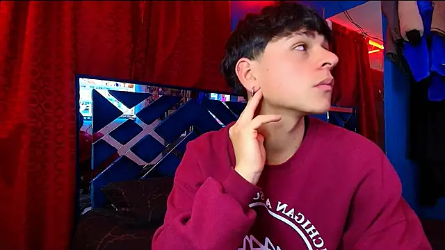 Snapshot of Luke_Howland chatting on 09.22.25 Luke Howland online show from 09.22.25