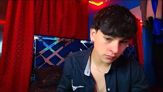 Snapshot of Luke_Howland chatting on 10.02.25 Luke Howland online show from 10.02.25