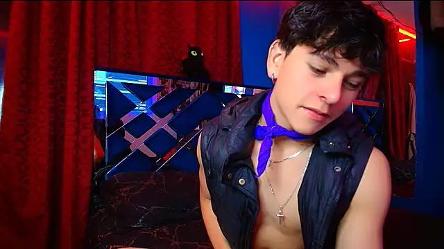 Snapshot of Luke_Howland chatting on 10.17.25 Luke Howland online show from 10.17.25