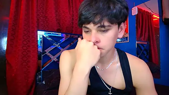 Snapshot of Luke_Howland chatting on 10.28.25 Luke Howland online show from 10.28.25