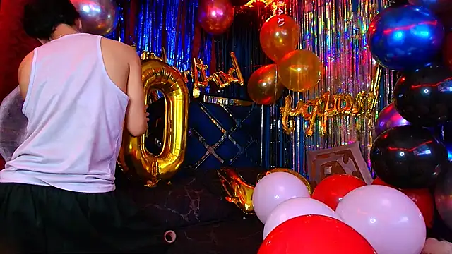 Snapshot of Luke_Howland chatting on 11.08.25 Luke Howland online show from 11.08.25