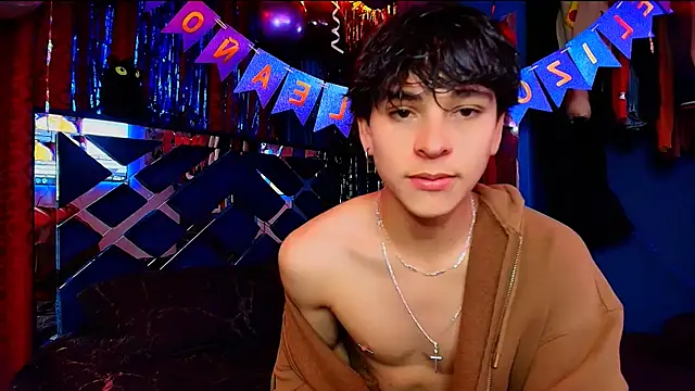 Snapshot of Luke_Howland chatting on 11.13.25 Luke Howland online show from 11.13.25