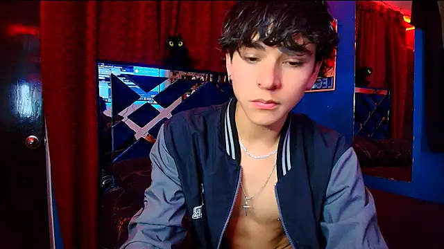 Snapshot of Luke_Howland chatting on 11.21.25 Luke Howland online show from 11.21.25