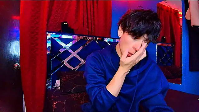 Snapshot of Luke_Howland chatting on 12.02.25 Luke Howland online show from 12.02.25