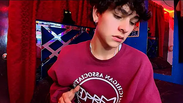 Snapshot of Luke_Howland chatting on 12.05.25 Luke Howland online show from 12.05.25