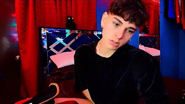 Luke Howland online show from 02.04.26