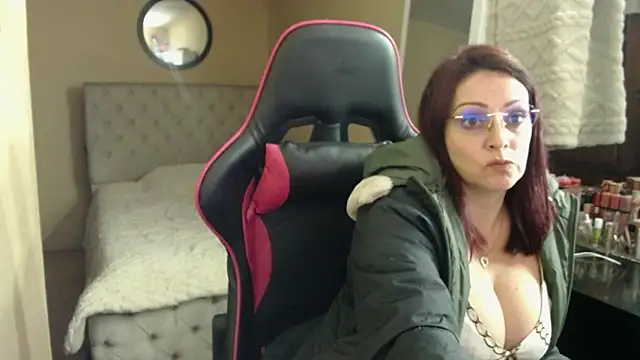 Carol Scottt online show from 04.22.26