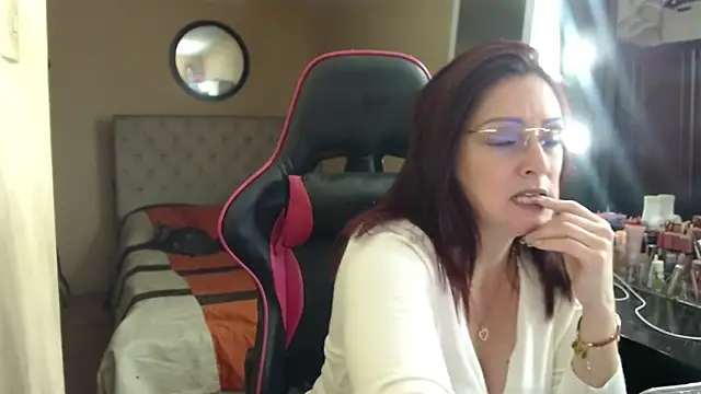 Carol Scottt online show from 04.27.26