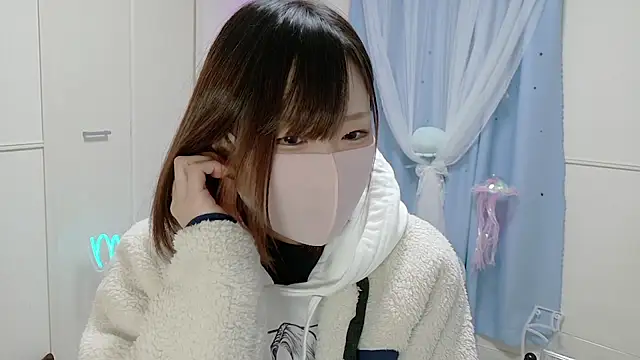 Snapshot of MEI--55 chatting on 02.21.25 MEI--55 online show from 02.21.25