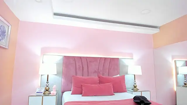 SophiaLaurens online show from 01.28.25