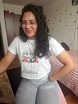 Thaliacooper  online show from 02.13.26