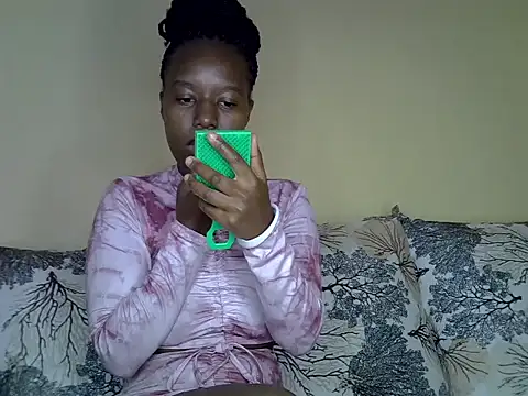 Snapshot of Oliviia_ chatting on 01.18.25 Oliviia online show from 01.18.25