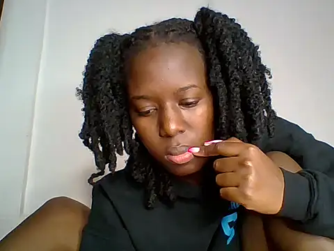 Snapshot of Oliviia_ chatting on 09.18.25 Oliviia online show from 09.18.25