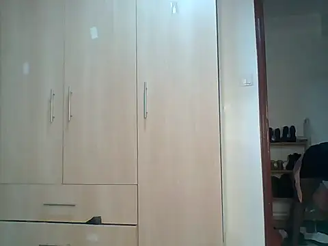 Snapshot of Oliviia_ chatting on 10.04.25 Oliviia online show from 10.04.25