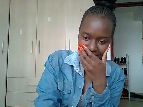 Snapshot of Oliviia_ chatting on 10.11.25 Oliviia online show from 10.11.25