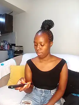 Snapshot of Oliviia_ chatting on 10.13.25 Oliviia online show from 10.13.25